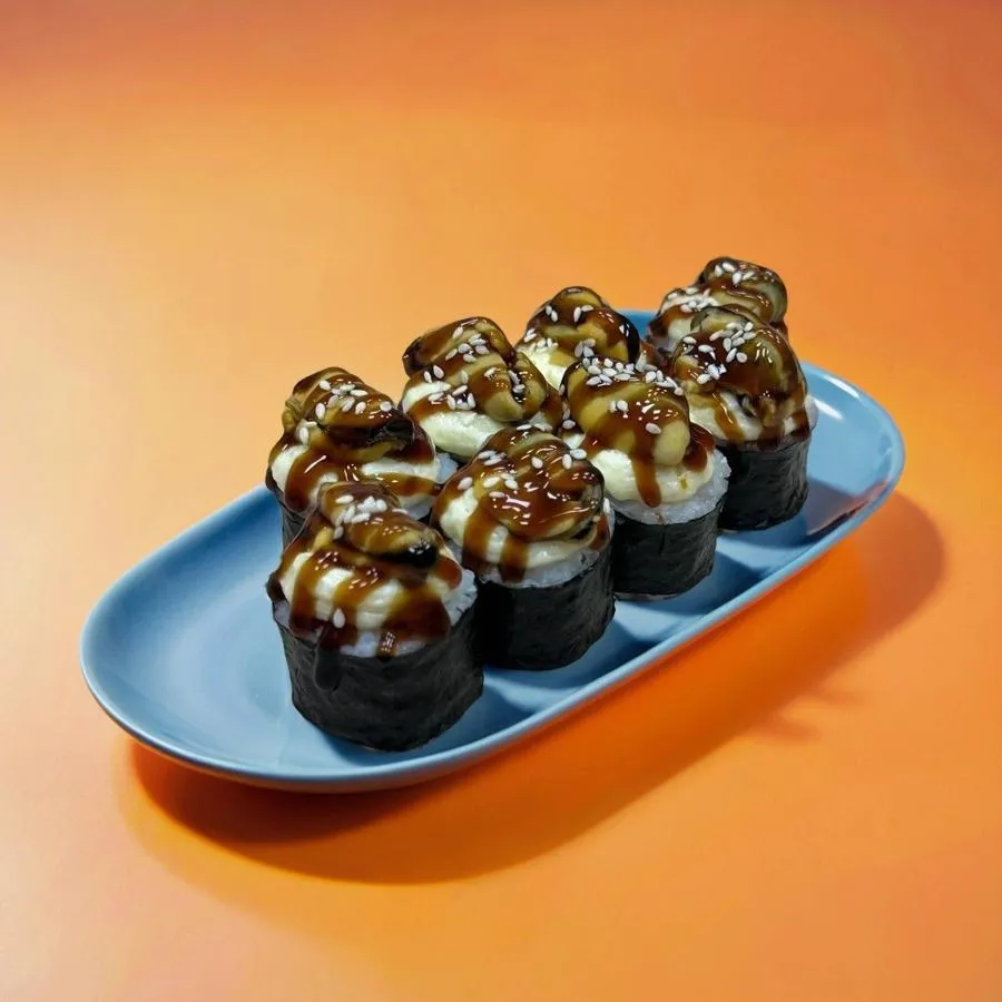 Запеченный ролл с мидиями