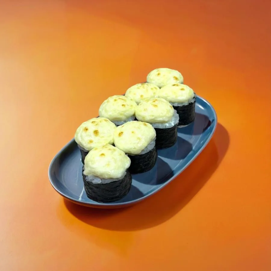 Запеченный ролл с лососем