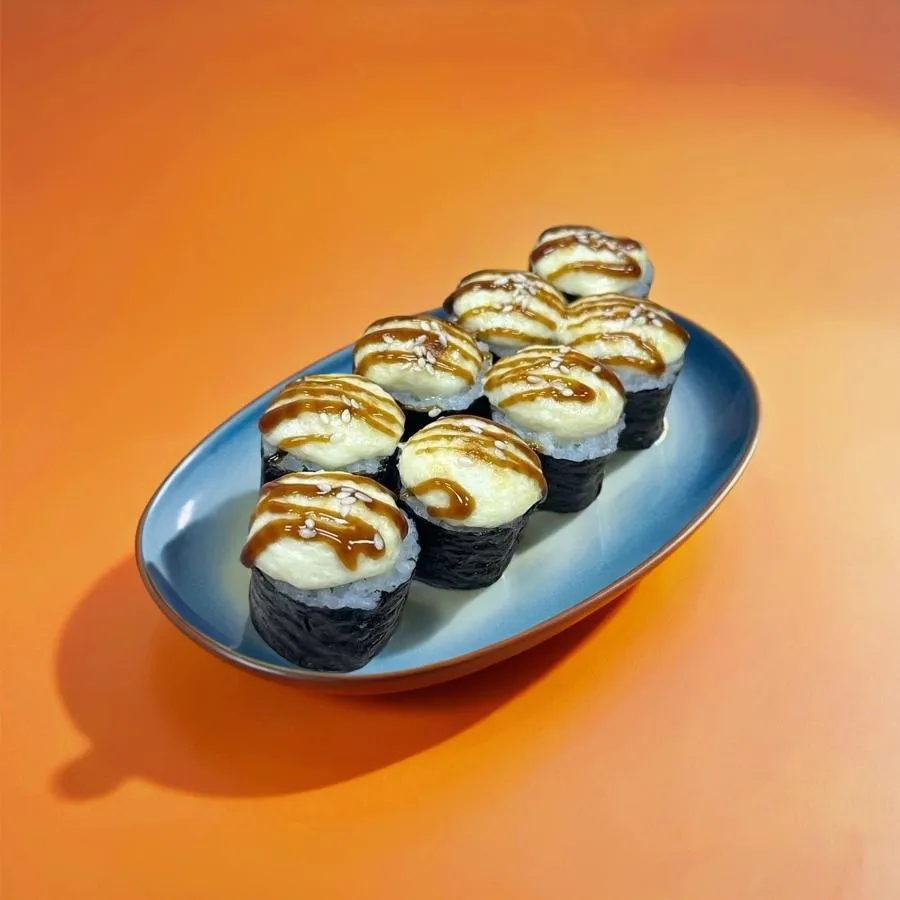 Запеченный ролл со снежным крабом